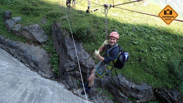 Začátek via ferraty je lanový traverz. Začátek via ferraty je lanový traverz.